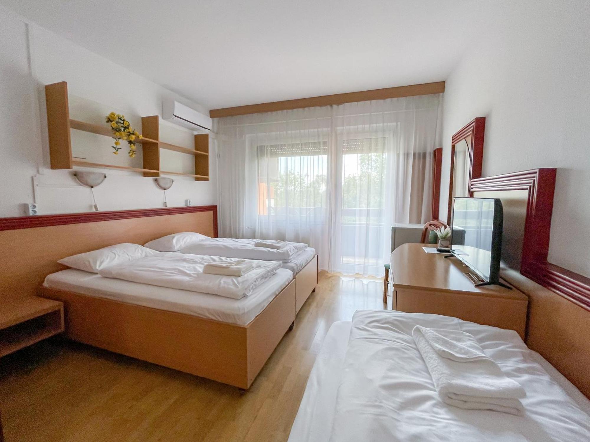 Tisza Sport Hotel Szeged Exterior photo